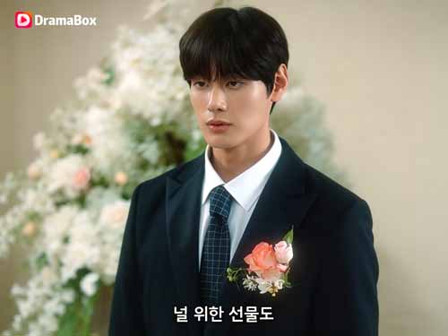 천재비서의 이중생활 다시보기는 사랑을 위해 정체를 숨긴 천재 해커 비서가 배신과 오해 속에서 아이를 지키고 도망치는 이야기를 그린 강렬한 감정의 숏폼 드라마다. 집착, 로맨스, 반전이 폭발하는 전개로 몰입도가 높은 작품이다.