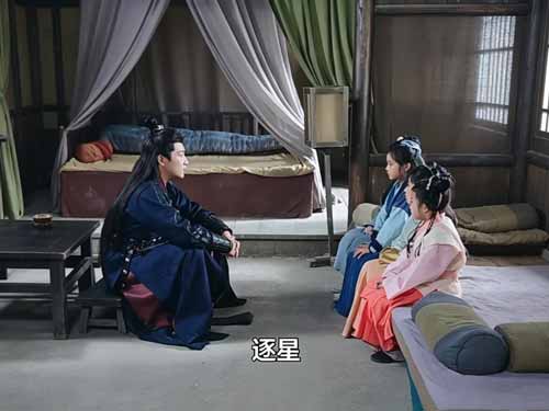 DramaBox爆款短劇《穿越開局五個閨女，女帝排隊認親線上看》，集穿越、養成、修羅場於一體，爽度與溫情同時爆表！