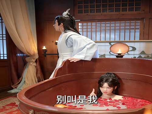 《師父今天也在休假》(別名《史上最强师傅/师傅今天也在躺平》)以反套路修仙與爽感節奏打造高人氣短劇。 《師父今天也在休假》(別名《史上最强师傅/师傅今天也在躺平》)以反套路修仙與爽感節奏打造高人氣短劇。