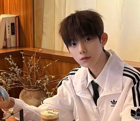 <餘生不渡舊時情>男主演方正男：高冷外表下的柔情深意