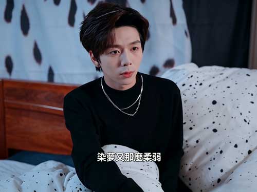 豪門真千金章悅心實為穿越而來的老幹部，憑藉制度與手段整頓混亂家族關係，從被嫌棄到掌控全局，笑點與反轉並存。立即了解老幹部穿成真千金：用規則整頓豪門線上看的劇情精華與看點。