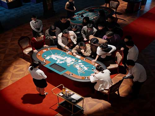 千王不煮飯了線上看：當「廚房男人」突然翻牌成賭桌之王，整個世界都來不及反應