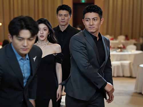 《男人五十歲》讓你見證最狂中年逆襲！曾是叱吒風雲的大夏神師，退休後竟淪為掃街的環衛工，更慘遭兒媳與親家母聯手霸佔房產、掃地出門。