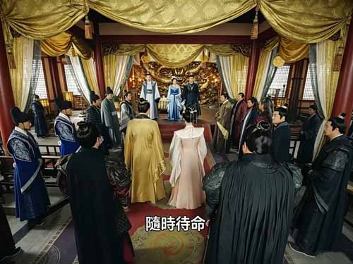 一覺醒來，竟成了命不久矣的傀儡皇帝？《龍吟天傾時》帶你見證史上最硬核穿越！從天牢死囚到執掌乾坤，看現代靈魂如何在這場權力遊戲中血洗朝堂、逆天改命。這不僅是一場穿越者的絕地反擊，更是一曲小人物對抗命運的熱血戰歌