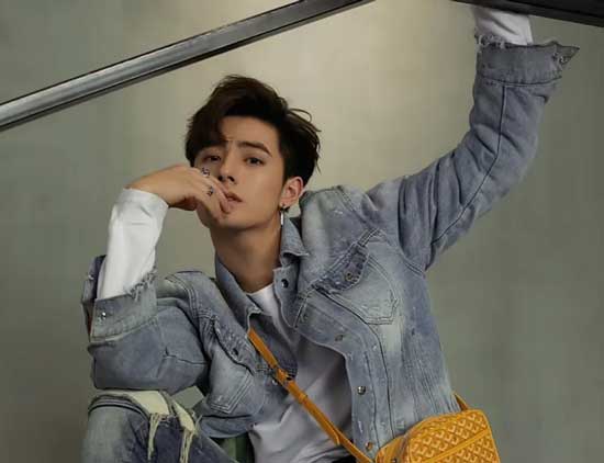 萌寶心聲：媽咪，抱緊爸爸大腿！   顧啓山——李豪飾演