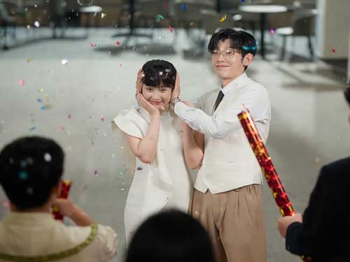 如果你以為愛情可以跨越時空，那《從此星河無故人》會讓你重新思考「永遠」的重量。