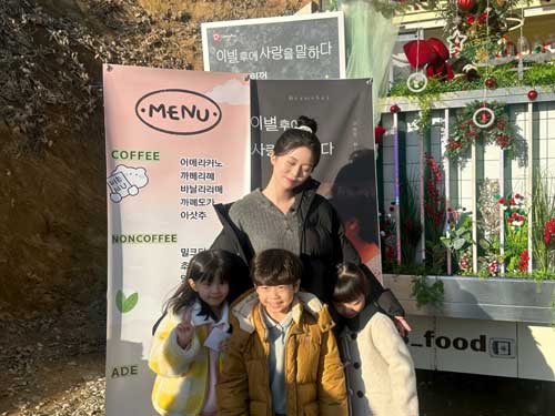 《조폭보스의 애인이 되었다》는 마피아 보스와 외과의사의 치명적인 재회 로맨스를 그린 DramaBox 화제작으로, 배우 라인업·줄거리·독점 비하인드까지 한눈에 확인하세요. 《조폭보스의 애인이 되었다》는 마피아 보스와 외과의사의 치명적인 재회 로맨스를 그린 DramaBox 화제작으로, 배우 라인업·줄거리·독점 비하인드까지 한눈에 확인하세요.