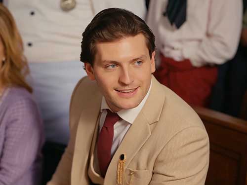 Discover the thrilling journey of Katherine, the six-year-old culinary genius, in Baby Chef Is Not Someone To Mess With Full Movie. Watch her confront ruthless rivals, fight for her mother’s life, and compete for the Golden Fork crown in this exclusive DramaBox short drama full movie.