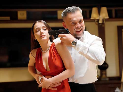 Ölümcül Sözleşme Izle: Bir Gece Başlayan Aşk, Ölümle İmzalanan Bir Sözleşmeye Dönüşüyor