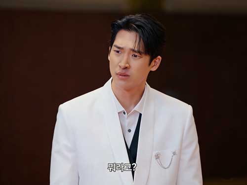 잔인한 상견례 다시보기는 한 번의 오해로 시작된 관계가 비밀 정체와 계급의 충돌 속에서 폭발하는 이야기다. 강한 여주인공의 역습과 후회, 그리고 돌이킬 수 없는 선택들이 얽힌 몰입도 높은 단편 드라마. 잔인한 상견례 다시보기는 한 번의 오해로 시작된 관계가 비밀 정체와 계급의 충돌 속에서 폭발하는 이야기다. 강한 여주인공의 역습과 후회, 그리고 돌이킬 수 없는 선택들이 얽힌 몰입도 높은 단편 드라마.