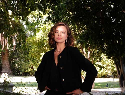 แค้นรักที่ต้องชำระรายชื่อนักแสดง | Julia Klinestiver รับบท “แม็กกี้” แค้นรักที่ต้องชำระรายชื่อนักแสดง | Julia Klinestiver รับบท “แม็กกี้”